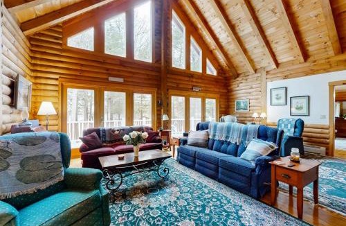 Bremen House | Lakefront lodge on Pemaquid Pond with dock, kayaks, canoe, SUP & firepits