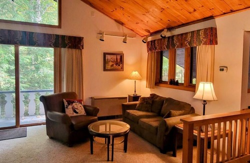 Jackson Ski Chalet | Large Glen chalet by Storyland in the White Mountains, clubhouse, pool and golf