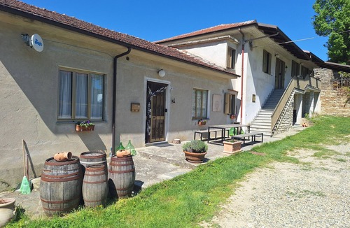 Cortemilia House | Large panoramic vacation home for groups in Langhe