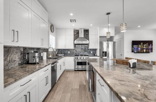 Cross Key Waterways House | Las Olas