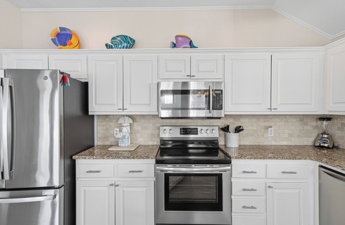 Crystal Shores House | LAST MINUTE SALE | Free WiFi | Pet-Friendly | Walk to beach | Sleeps 8