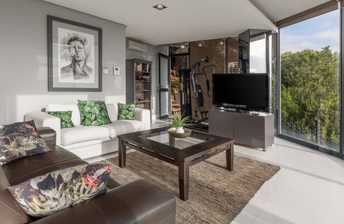 Scott Estate House | Leopard Rock arguably the most exclusive and prominent position in Hout Bay.