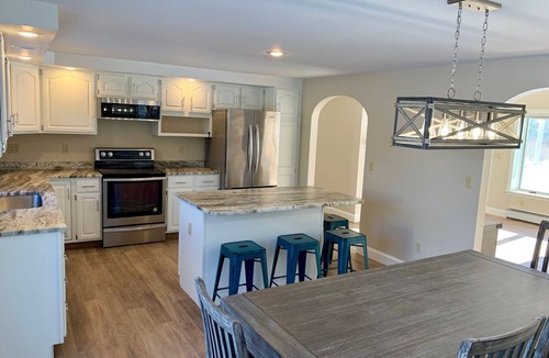 Ogunquit House | LOCATION! LOCATION! 1/2 mile walk to beach and downtown.