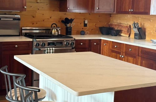 Brighton Cabin | Lovely 4 bedroom Log cabin in Island Pond Vermont Snow Mobile Capitol of NEK