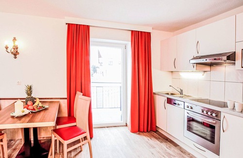 Mathon Apartment | Lovely apartment for 4 guests with WIFI, TV, balcony, pets allowed and panoramic view