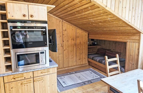 Prutz Apartment | Lovely apartment for 8 people with WIFI, TV and balcony