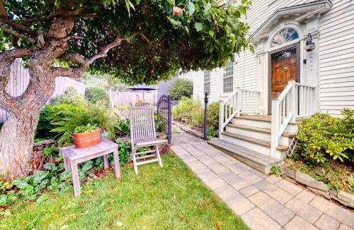 Wiscasset House | Lovely studio w/full kitchen/free WiFi- next to river/antique shops/restaurants