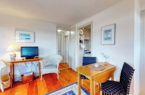 Wiscasset House | Lovely studio w/full kitchen/free WiFi- next to river/antique shops/restaurants