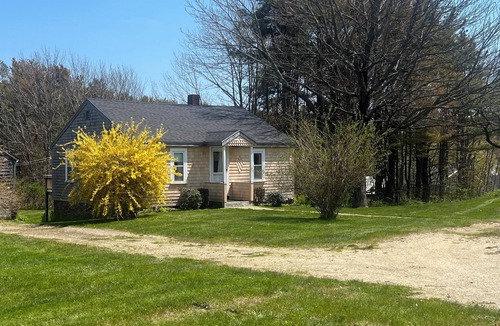 Orrs Island Cottage | Lowell's Cove Cottage - Quaint 2BR Cottage short walk away from Lowell's Cove