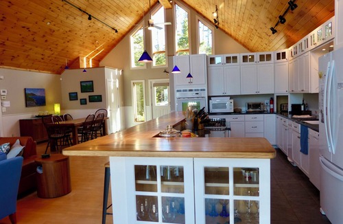 Deer Isle House | LUXURIOUS OCEANFRONT & PRIVATE BEACH