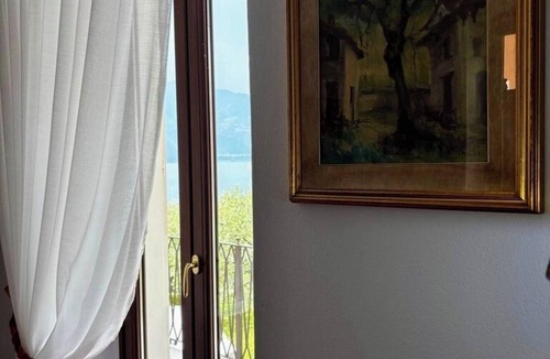 Marone House | LUXURY STRUCTURE ON THE SHORE AT THE LAKE MARONE