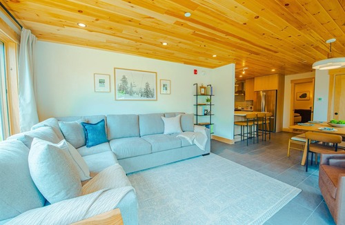 Carrabassett Valley Condo | Luxury Sugarloaf - Ski-In/Ski-Out in Gondola Village