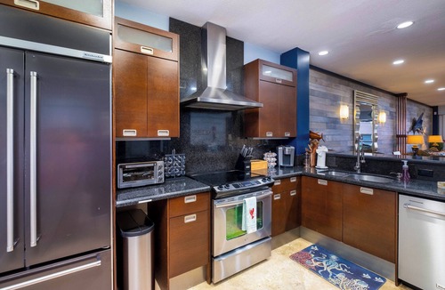 Rock Harbor Condo | Mariners Club 312, VRNR Luxury Collection, Epic Amenities, Indoor Pickleball