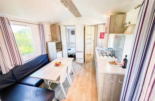Castelletto Sopra Ticino House | Mobile home with air conditioning, terrace and pool