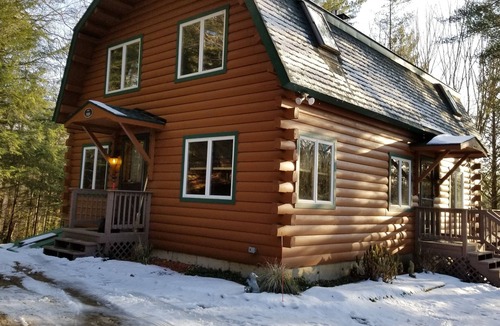 Intervale Cabin | Modern, 2 King, 4 BDRM Private Luxury Log Cabin, 5 Star, Family Friendly