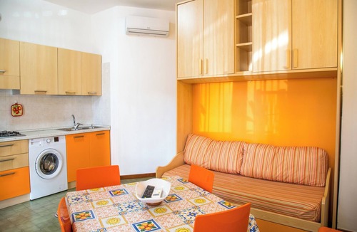 Eraclea Mare Apartment | Modern accommodation with a lovely patio