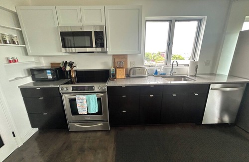 Old Orchard Beach Condo | Modern Condo overlooking Veteran’s Memorial Park, with Great views of OOB