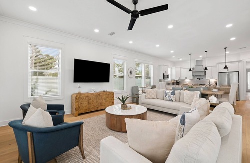 San Juan House | Modern Pet-Friendly Retreat for Families w/2 Bunk Rooms | Brand New Pool!