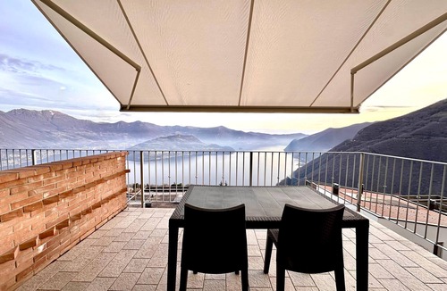 Plassi Apartment | Modern vacation apartment with breathtaking lake and mountain views