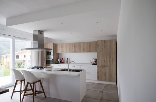 Plodio Villa | Modern villa with private pool, close to beach, wine region and great cities