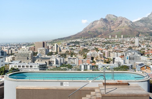 Bo'Kaap Apartment | Mountain Views from Studio in the Heart of Bo-Kaap
