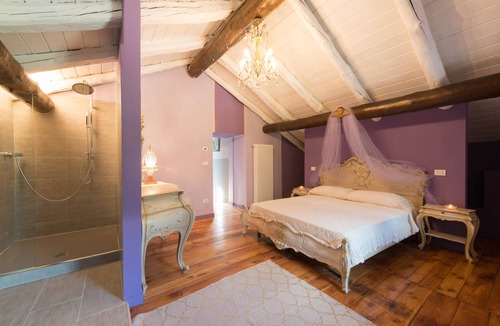 Villair-Amerique Bed & Breakfast | Mozart Suite: 18th-Century Splendor and Private Wellness