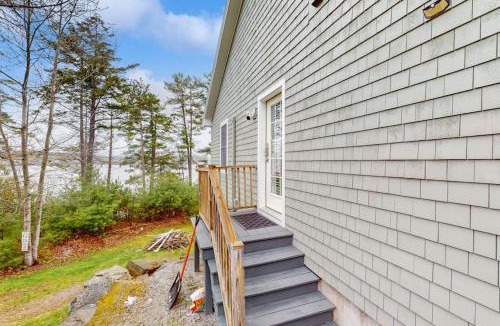 Edgecomb House | New Riverfront Condo in Sheepscot Harbour - Walk to Famed Seafood Eatery