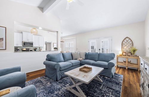 Clipper Cove House | New! Walk to Beach - Free Golf Cart - Pool - 3 Kings - Updated - Crystal Beach
