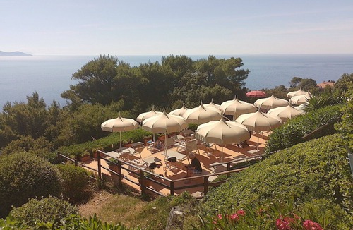 Cala Piccola Apartment | Nice apartment for 4 guests with pool, WIFI, A/C, TV, terrace, pets allowed and panoramic view