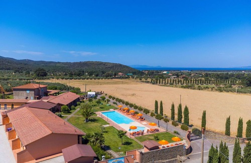 Puntone House | Nice apartment in villa for 6 guests with A/C, pool, WIFI, TV, terrace and pets allowed