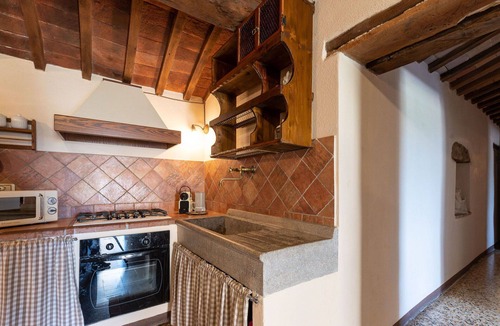 Sasso dʼOmbrone Villa | Nice apartment in villa for 5 people with pool, A/C, WIFI, TV, patio and pets allowed