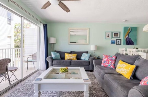 Independence Square Condo | ON THE BEACH COZY CONDO, POOL, STEPS FROM THE WATER, AT THE HEART OF IRB