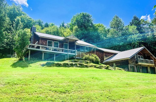 Morrisville House | One-of-a-kind, modern retreat w/indoor sports court, hot tub, and spa