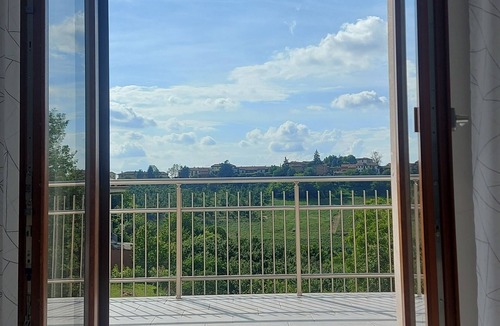 Govone Apartment | Orchid Roero Sunsetfor couples families groups to visit Roero and Langhe