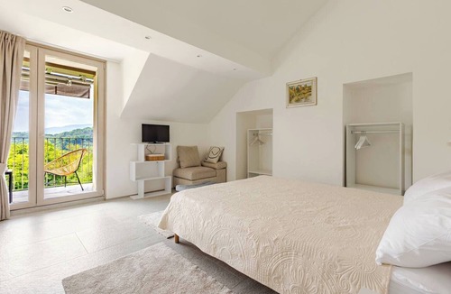 Comero House | Panoramic house 360° | 150sqm | 5 min from Lake Maggiore | Street parking