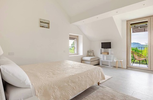 Comero House | Panoramic house 360° | 150sqm | 5 min from Lake Maggiore | Street parking