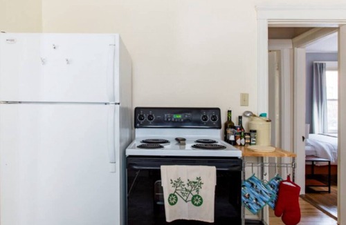 Parkside Apartment | Parkside Victorian 2BR — walk to Old Port, off-street parking, balcony