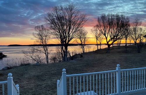 Eastport House | Peaceful Ocean Front Retreat For Quiet People Who Love Natural Beauty