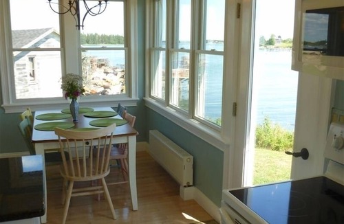 Beals House | Perfect Oceanfront 4 Bdrm, Car charger, ADA Accessible with Beautiful Views