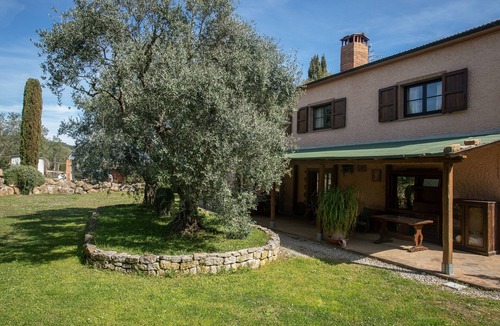 Roccastrada Villa | Pet-Friendly Finca Olivos with Mountain View, Pool, Garden & Wi-Fi