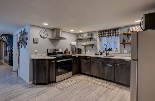 Center Conway Apartment | Pet Friendly Summer A-Frame | Pool | AirHockey | Fun