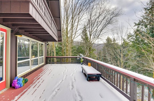 Montgomery Center House | Pet-Friendly Home w/Deck: 4 Mi to Jay Peak Resort