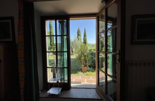 Guardistallo Apartment | Podere Morena private garden with sea view apartment Luca