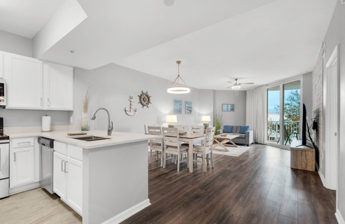 Indian Bayou Condo | Pool Paradise with 75" TV - The Palms of Destin