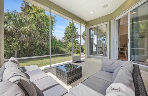 Avalon Beach Estates House | Private Beach & Community Pool