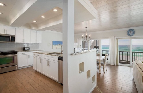 Seagrove Beach Condo | Private Beachfront on West Corner! Free Setups March-Oct! Deck access to beach!