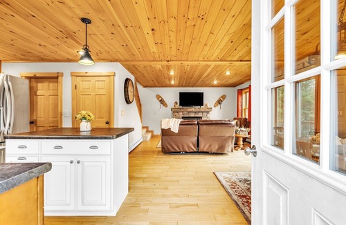 Bethel Ski Chalet | Private Chalet/Hottub/Firepit/View/Game room/Sleeps 12/Close to Sunday River