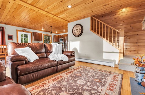 Bethel Ski Chalet | Private Chalet/Hottub/Firepit/View/Game room/Sleeps 12/Close to Sunday River