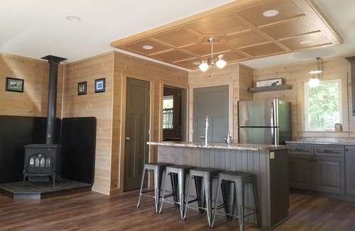 Smyrna House | Private modern off-grid lake house and guest cabin