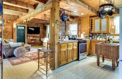 Town of Beekmantown House | Private Yard & Deck: Adirondack Cabin Retreat!
